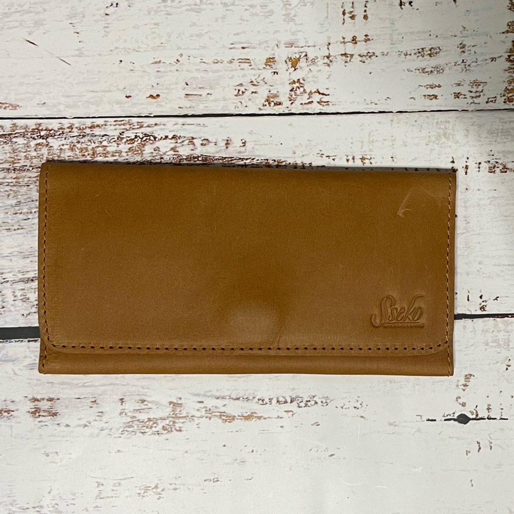 Sseko Caramel Leather Wallet with Gold Clasp